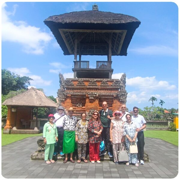 Bali 13h Round Trip Cultural & Scenic: Bedugul, Ulundanu, Jatiluwih, Mengwi, Jungle Gold, Coffee Garden, & The Kecak Spectacle - Image 4