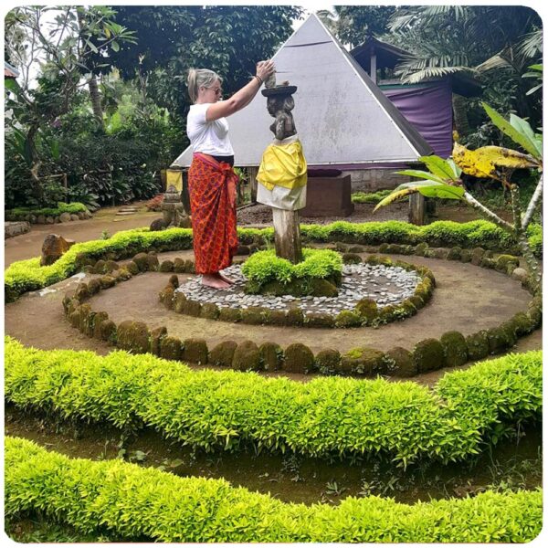 Bali Palm Readings & Future Teller - Image 4