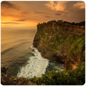 Uluwatu Sunset Temple, Kecak Dance and Jimbaran Bay Seafood Dinner