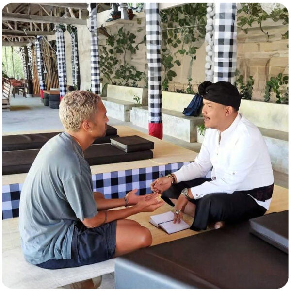 Bali: Ubud Spiritual Soul Healing Palm Reading